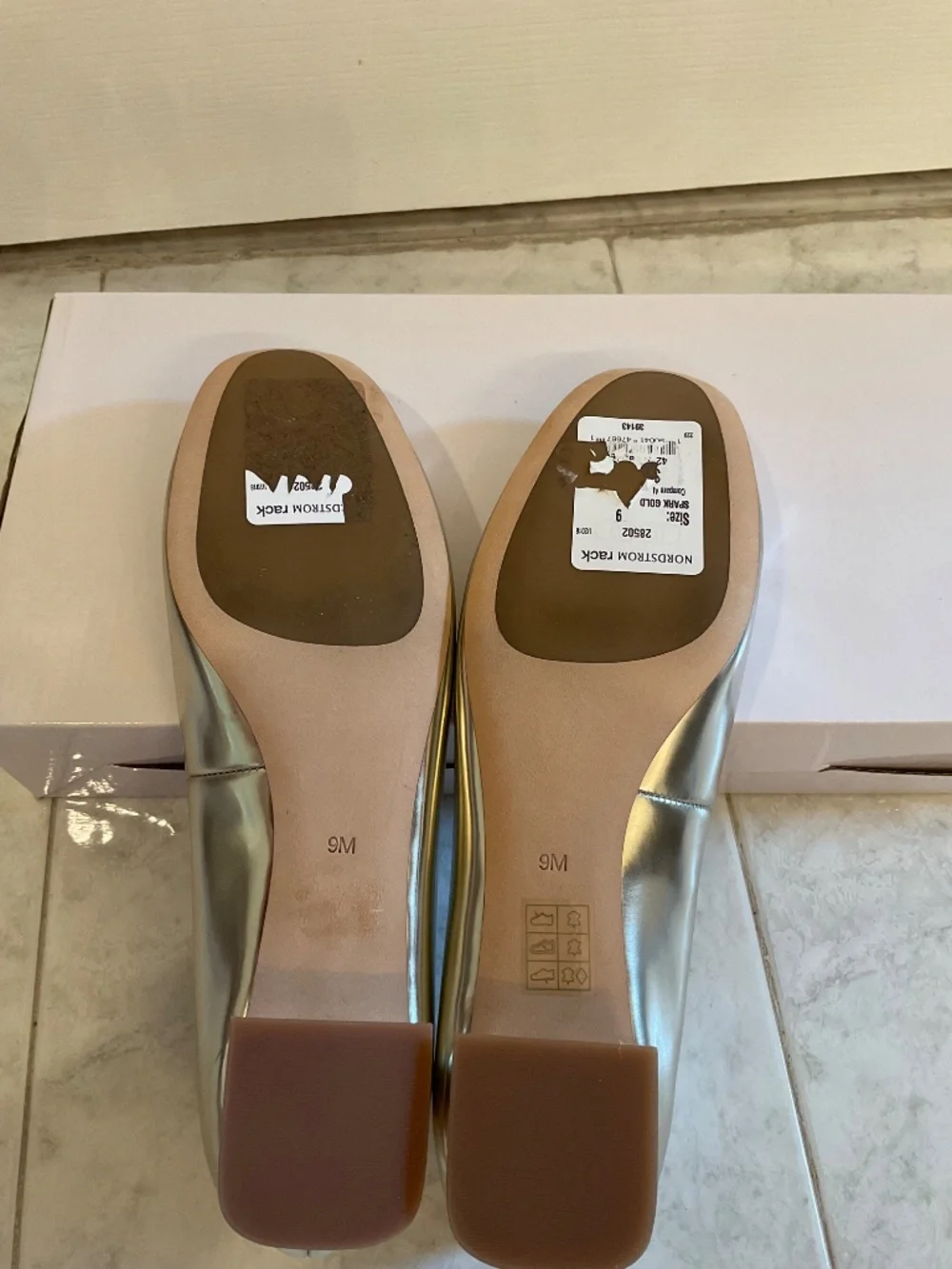 Tory Burch Gold Metallic Leather Slip on T Shoes Size 9M ~NEW - Picture 8 of 8